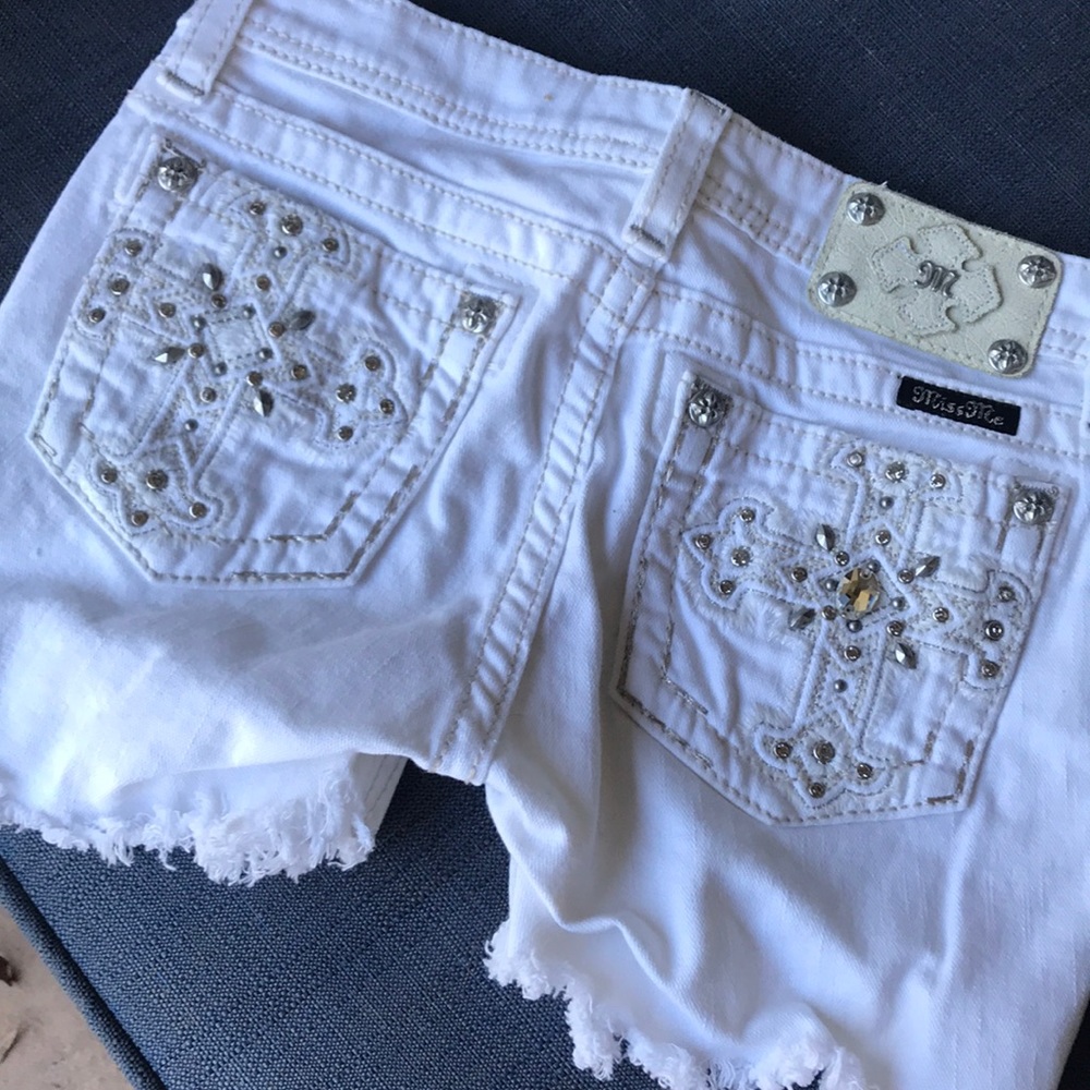 Miss Me white girls mid shorts